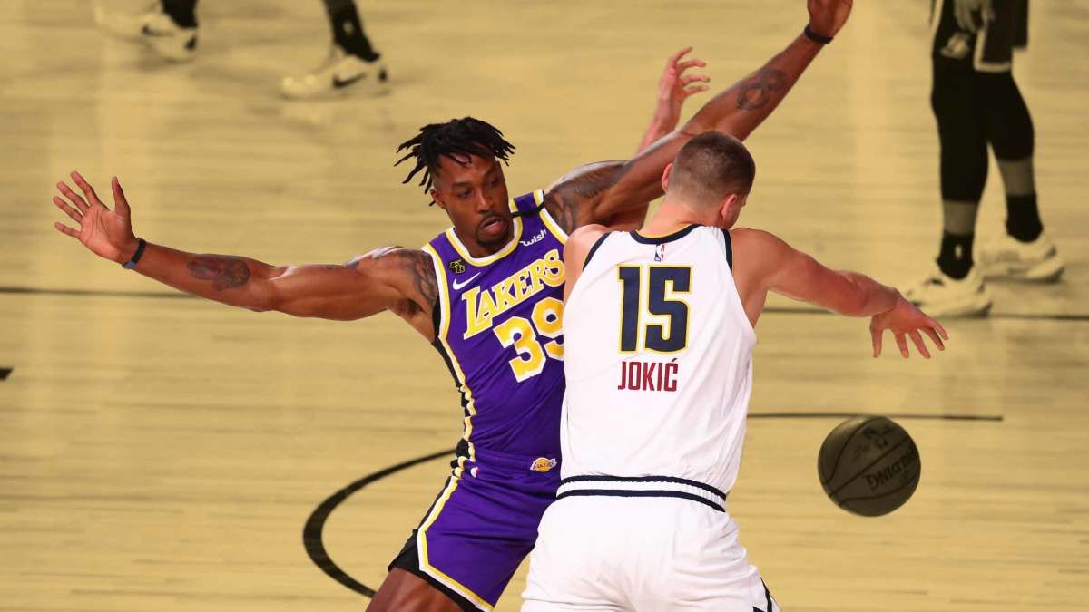 Los Angeles Lakers: Dwight Howard is fitting in nicely