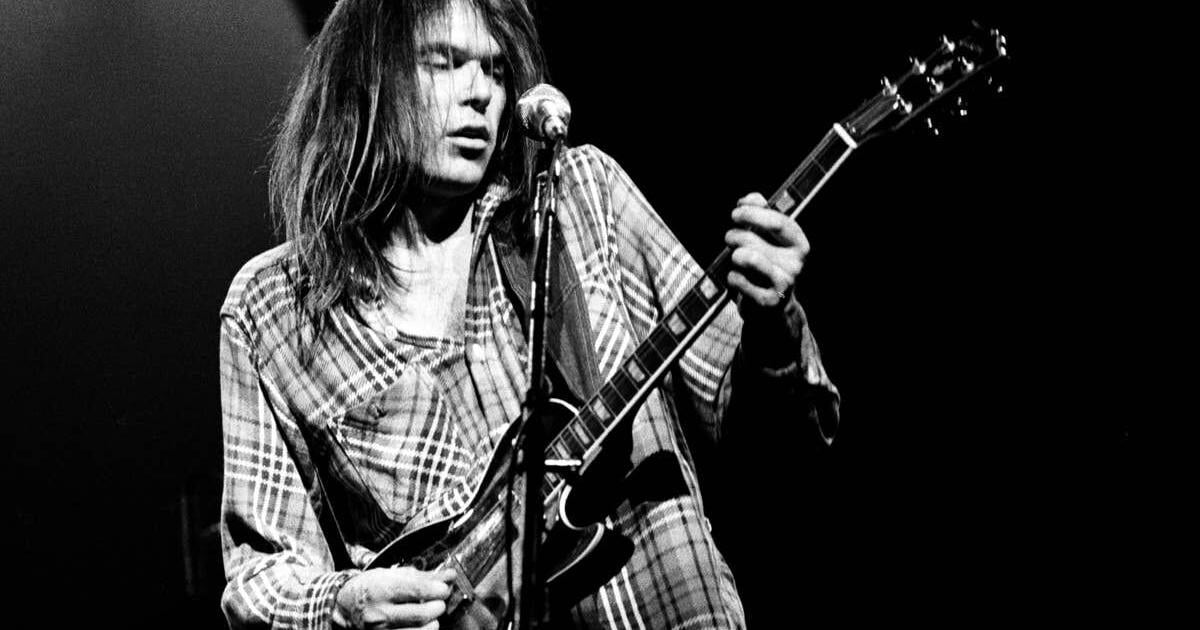 54 Years Ago, Neil Young's Classic Hit Had Hidden Backing Vocals From Two Superstars