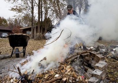 191115-newslocal-burning 01.jpg