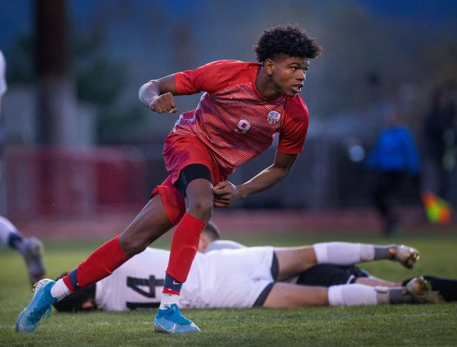 220420-sportslocal-ehssoccergallery 09.jpg