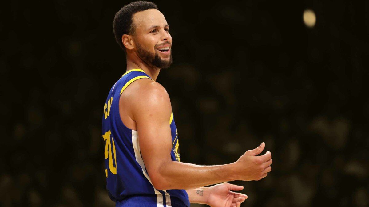 Stephen Curry Reveals Meaning Behind 'Night Night' Celebration - Inside the  Warriors