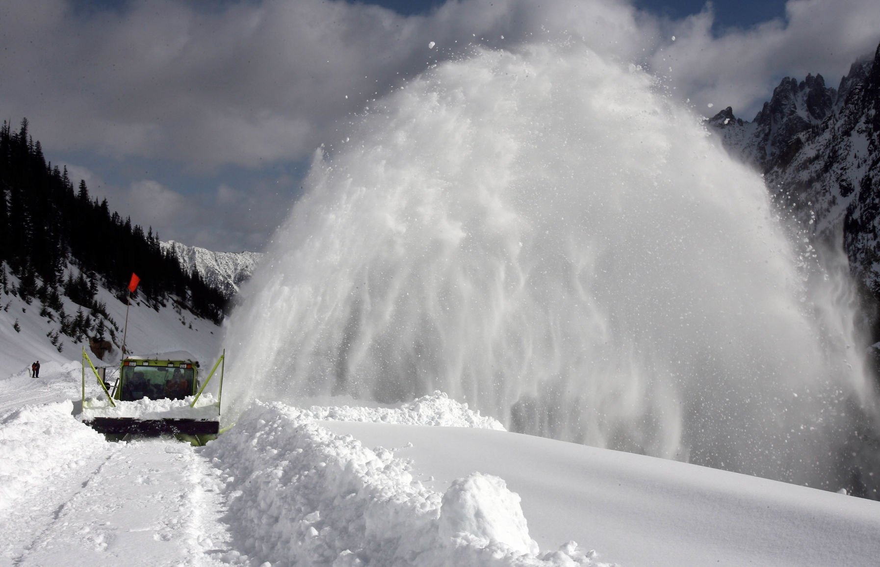 NORTH CASCADE HIGHWAY SNOW REMOVAL (copy)
