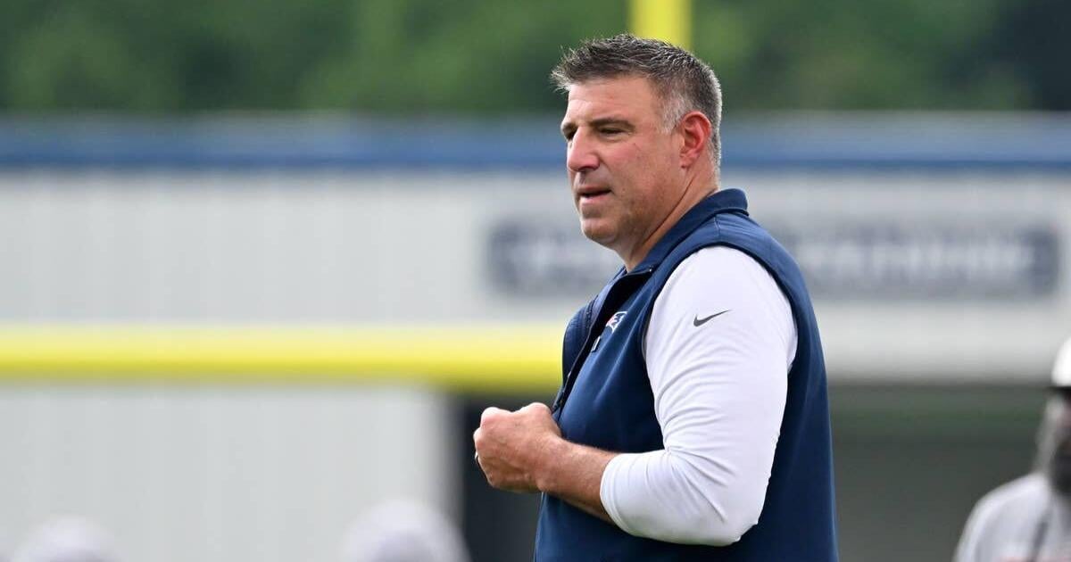 Mike Vrabel Not Concerned With A.J. Brown's Training Camp Injury