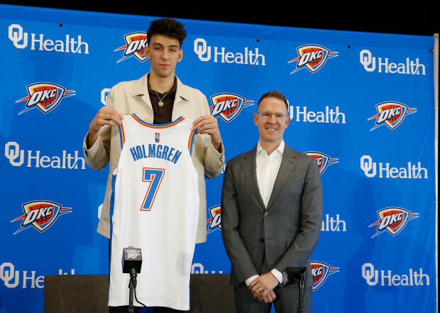 Jabari Smith Jr. Almost Cried During The Draft Because The Thunder Drafted  Chet Holmgren, Fadeaway World