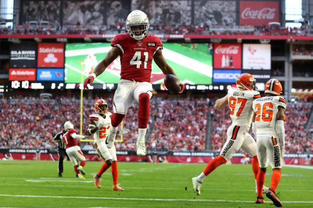 Drake scores 4 TDs, Cardinals roll past Browns 38-24