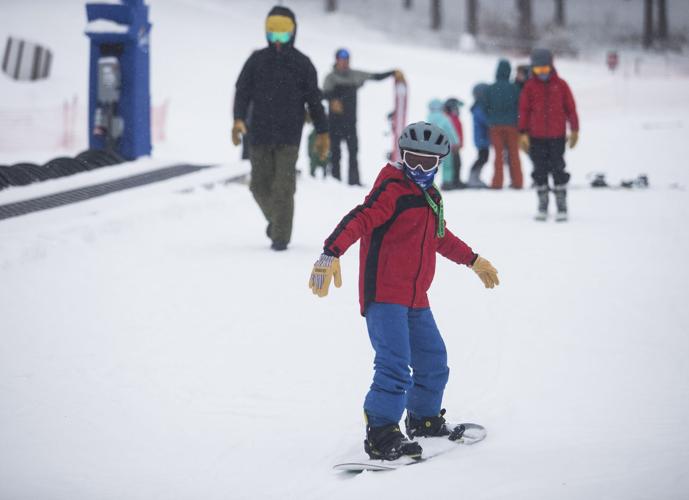 Downhill skiing in North Central Washington VISITOR'S GUIDE
