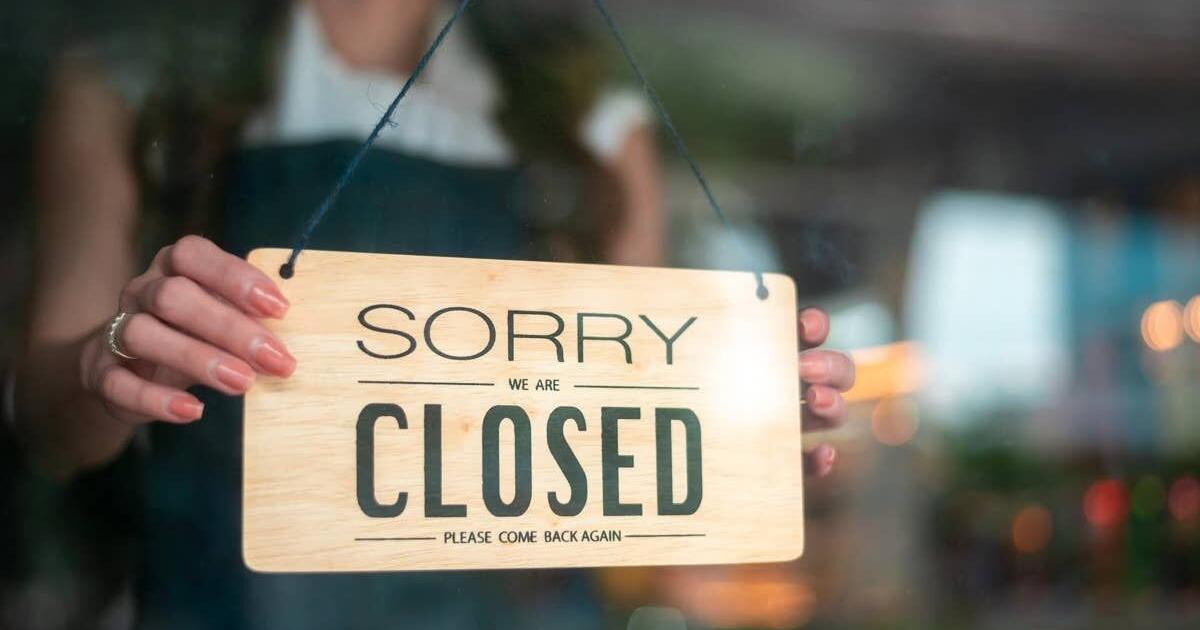 Another chain closes most restaurants, Homer Simpson called it