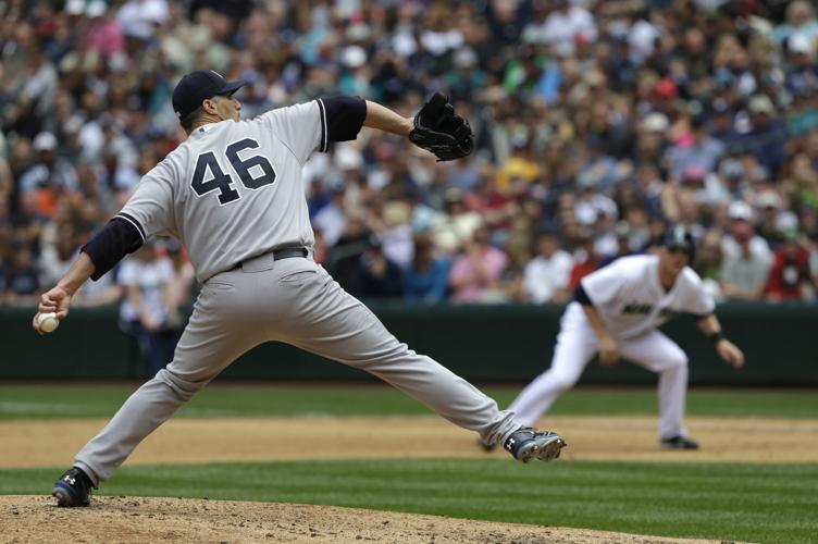 YANKEES: New York Yankees pitcher Andy Pettitte earns 250th win; Yankees  win 3-1