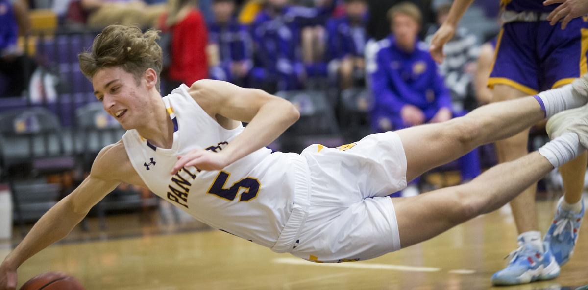 211208-sportslocal-wenatcheebasketballgallery 01.jpg