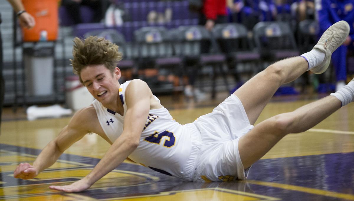 211208-sportslocal-wenatcheebasketballgallery 02.jpg