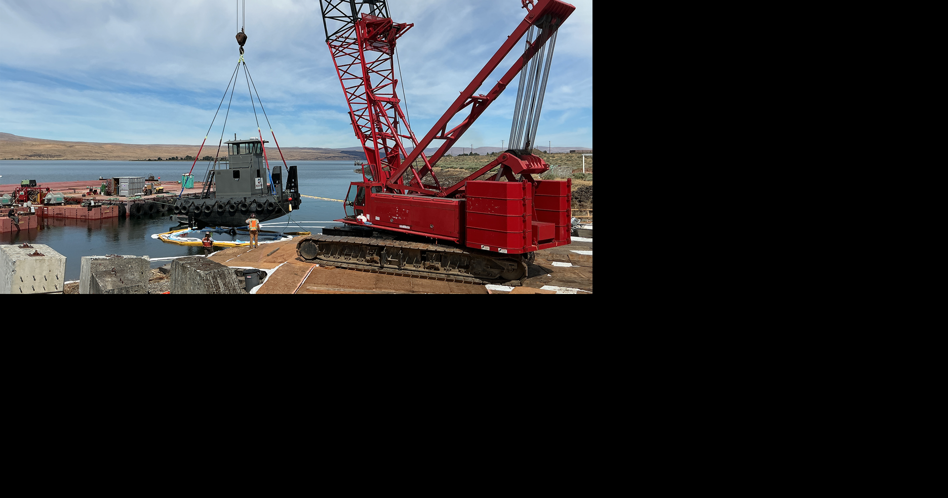 Sunken tug recovered near Priest Rapids Dam