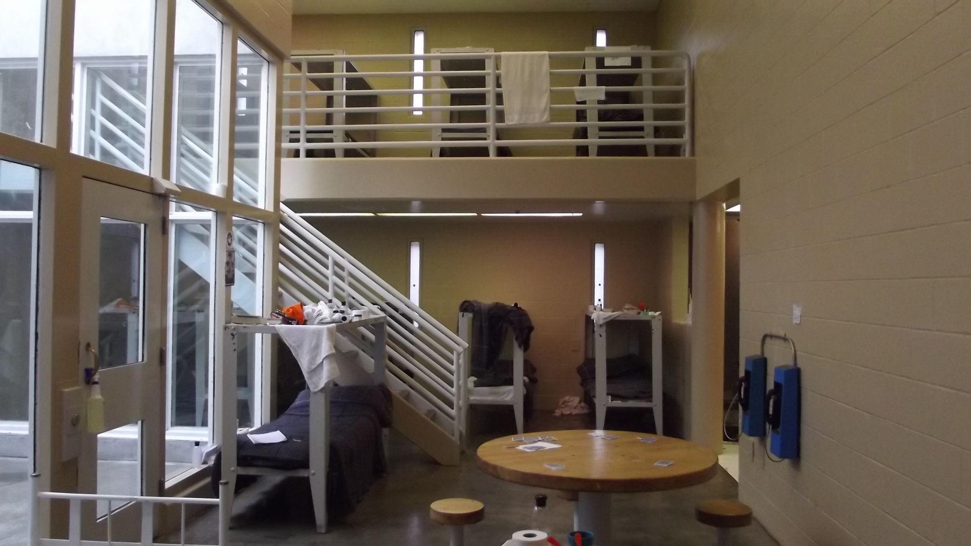 Inmate falls 20 feet inside Grant County jail | Local News