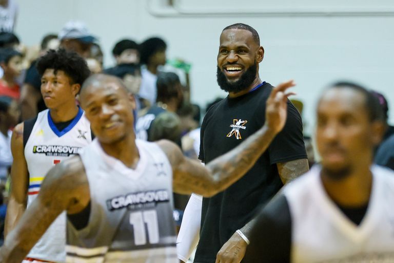 Slippery floors turn LeBron James' anticipated visit into a