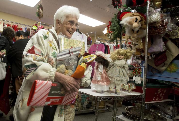 Senior center's holiday fair 'a gift' to local shoppers | Local News ...
