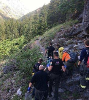 Climber airlfited after fall from cliff near Leavenworth