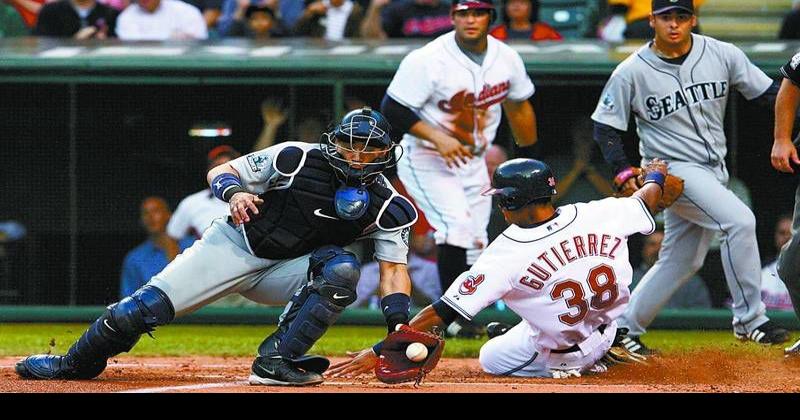 Former Wildcat Kenny Lofton Throws World Series First Pitch