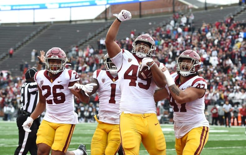 Gaines, Onwuzurike Top Two Graded Pac 12 Defensive Linemen