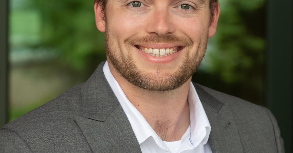 Sam Mack EV tax credits Driving electric vehicle adoption Business