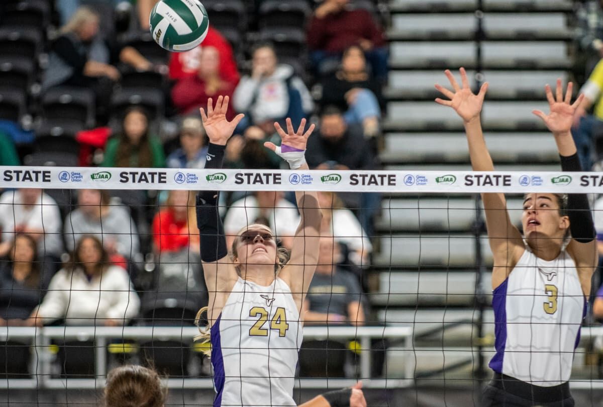 Texas volleyball receives three highly-ranked recruits from class