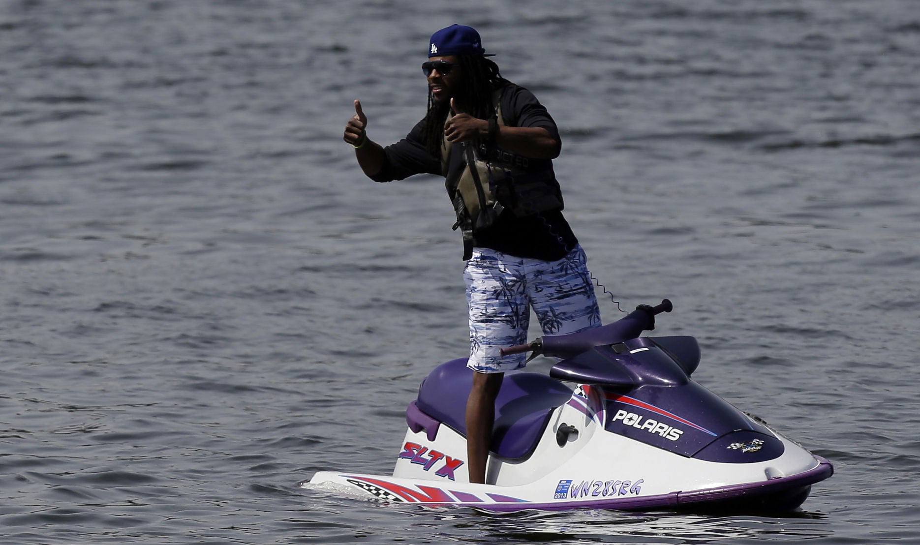 Sherman takes in Seattle minicamp from jet ski | Professional