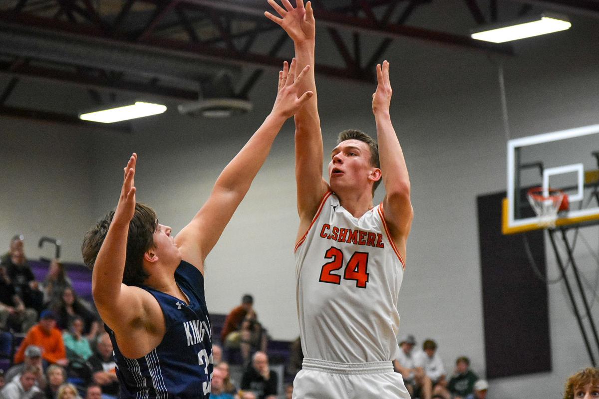 Cashmere Boys Survive Regional Test Against King S Way Christian