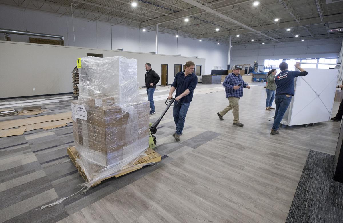 Standard Paint Flooring And Planet Fitness Breathing New Life Into Food Pavilion Building Local News Wenatcheeworld Com