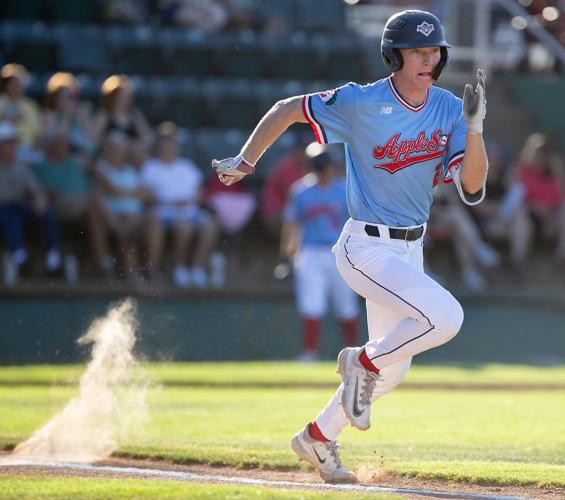 AppleSox on 5-game win streak after Kamloops sweep, Sports