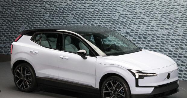 Tesla Has a New Rival With a Low-Priced Luxury Electric Car - Vimarsana News