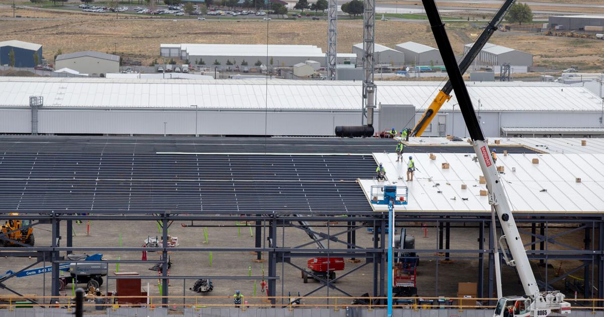 Photo New building going up next to Microsoft data center Local News