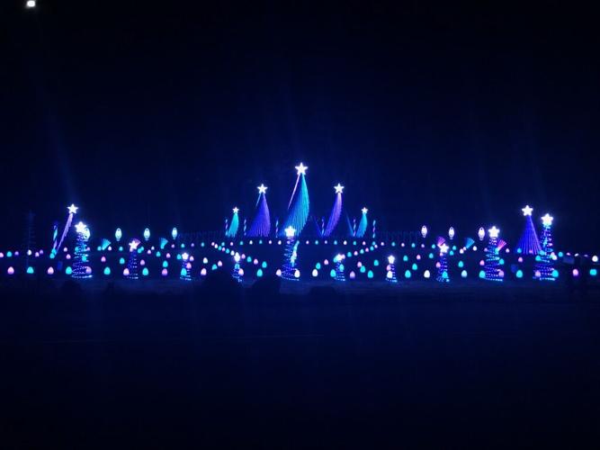 Nelson Family Lights twinkling again in East Wenatchee Local News