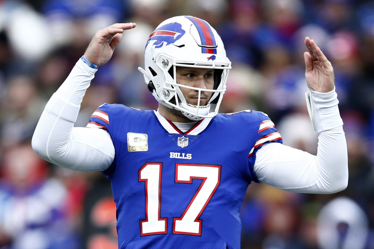 Former Wyoming QB Josh Allen injured during Buffalo Bills' brutal