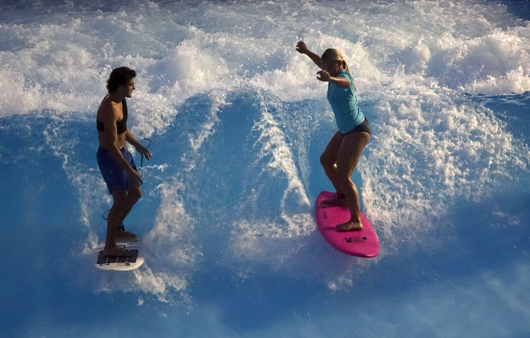 world's largest surfboard