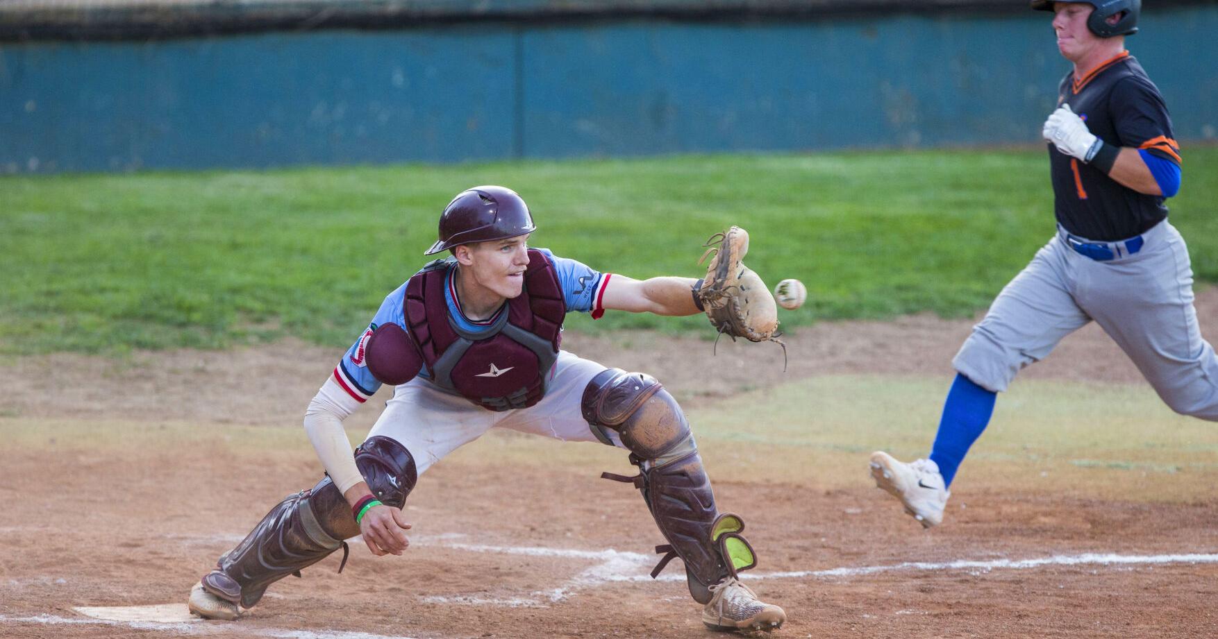Photo Gallery: Wenatchee AppleSox win home opener - Vimarsana News