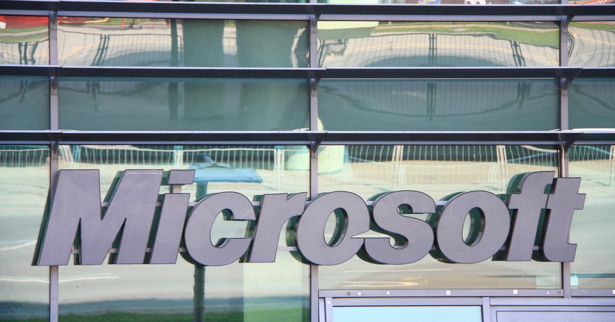 Microsoft pays more than 300 million to buy its Silicon Valley campus