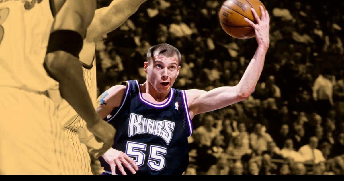 Even at age 38 in a pro-am league, Jason Williams is fun to watch