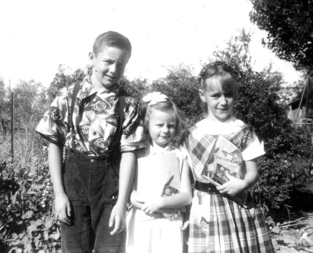 Growing up in Douglas County Myrna (Viebrock) Regan Recalling an