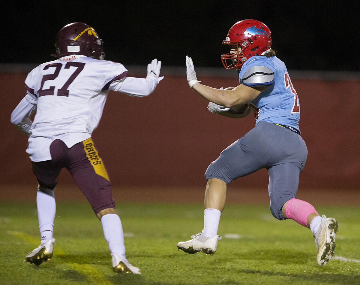 211009-sportslocal-eastmontfballgallery 13.jpg