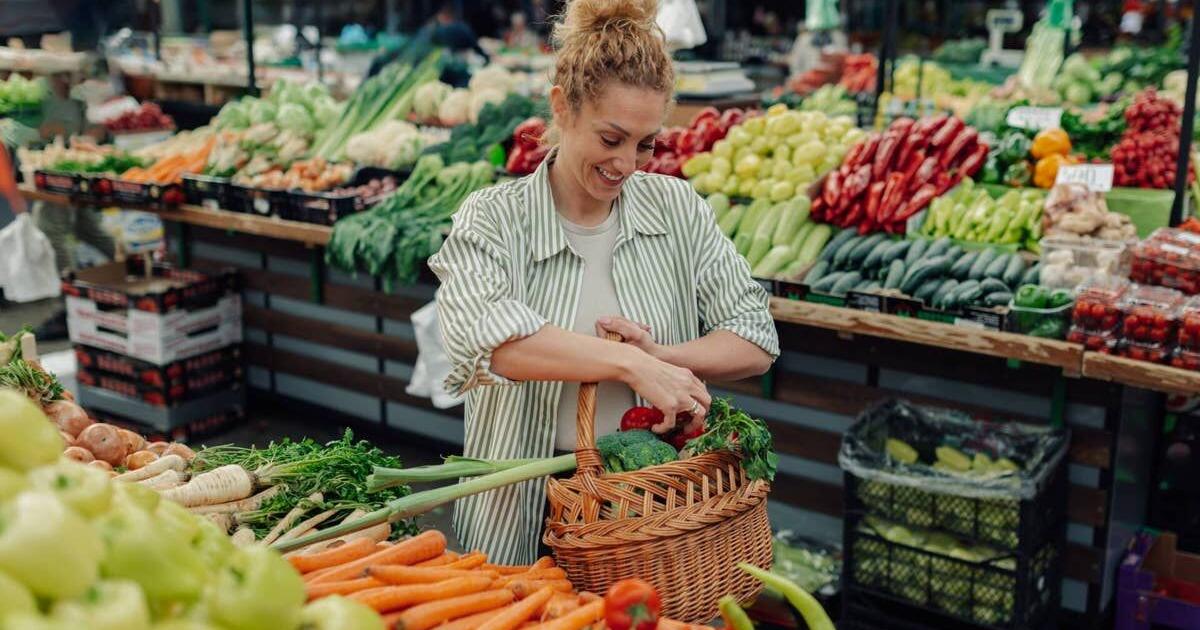 94-year-old grocery chain goes low to take on Costco and Walmart