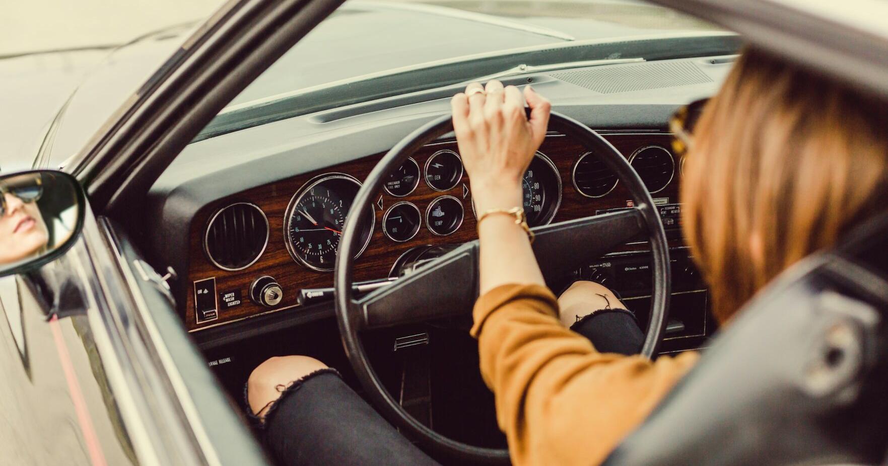 Women pay more for car insurance in Washington, though they don't cause more crashes - Vimarsana News