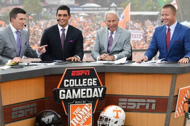 ESPN's Lee Corso has an early prediction for Oregon vs. Colorado