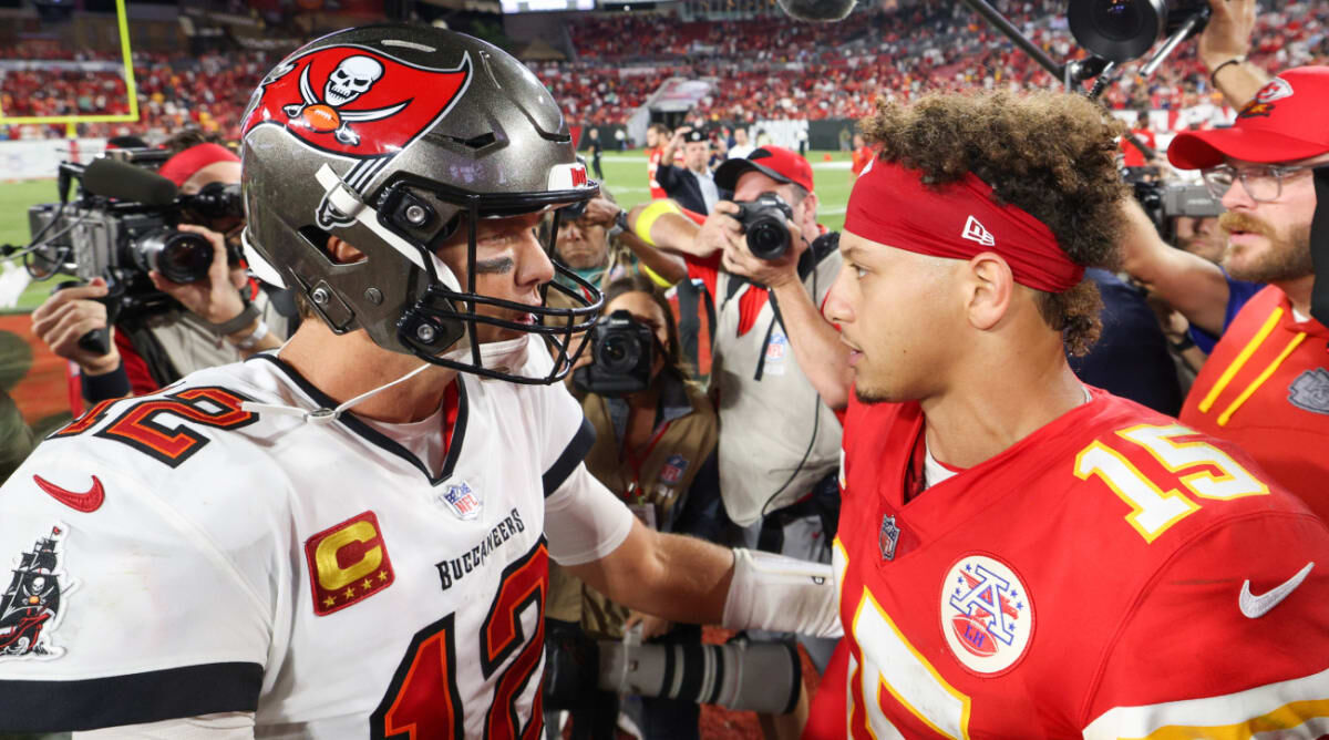 Patrick Mahomes sends message to Damar Hamlin after first NFL game