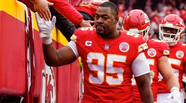 Chiefs' Chris Jones hopes for new deal, says he could play opener