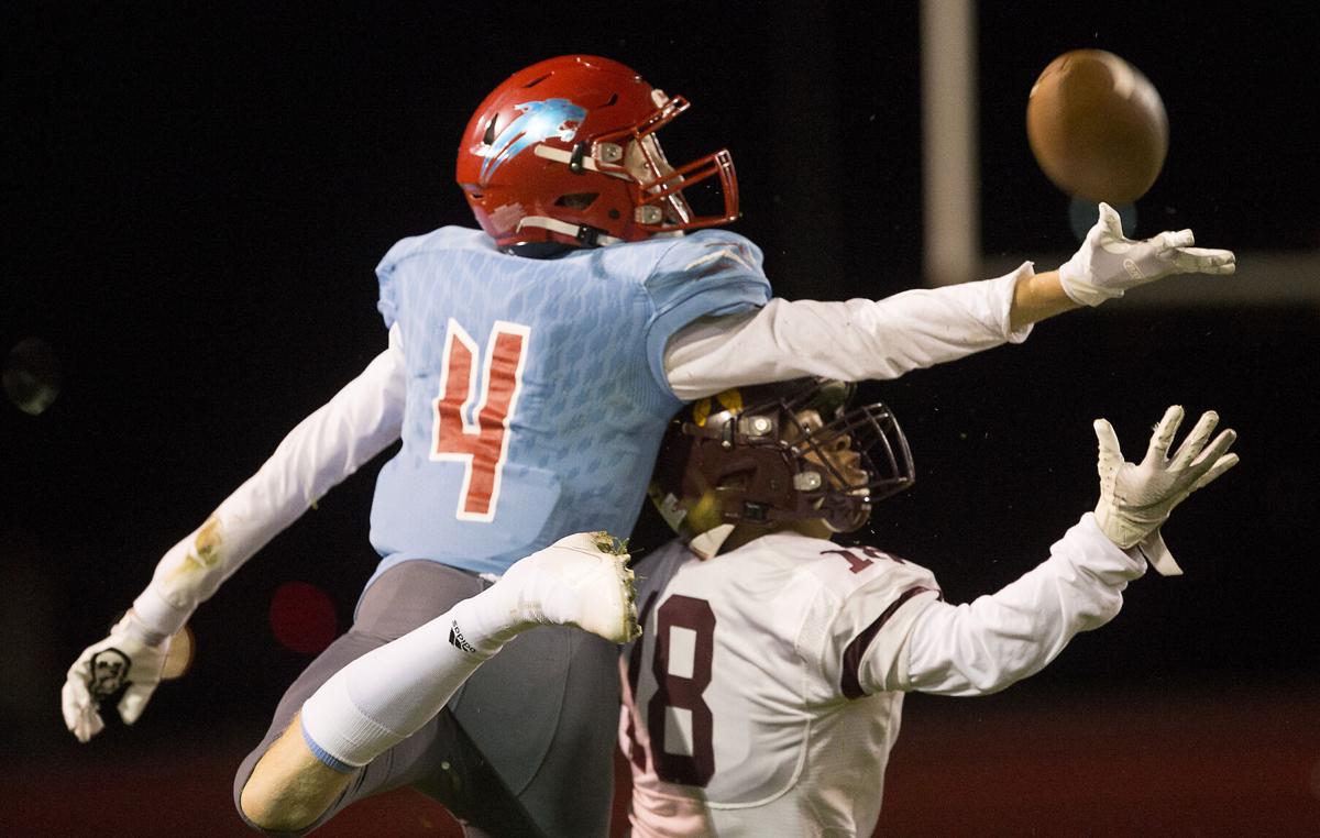211009-sportslocal-eastmontfballgallery 22.jpg
