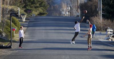 200213-newslocal-outdoorhoops 01.jpg