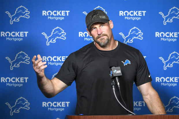 DETROIT, MI - NOVEMBER 25: Detroit Lions head coach Dan Campbell