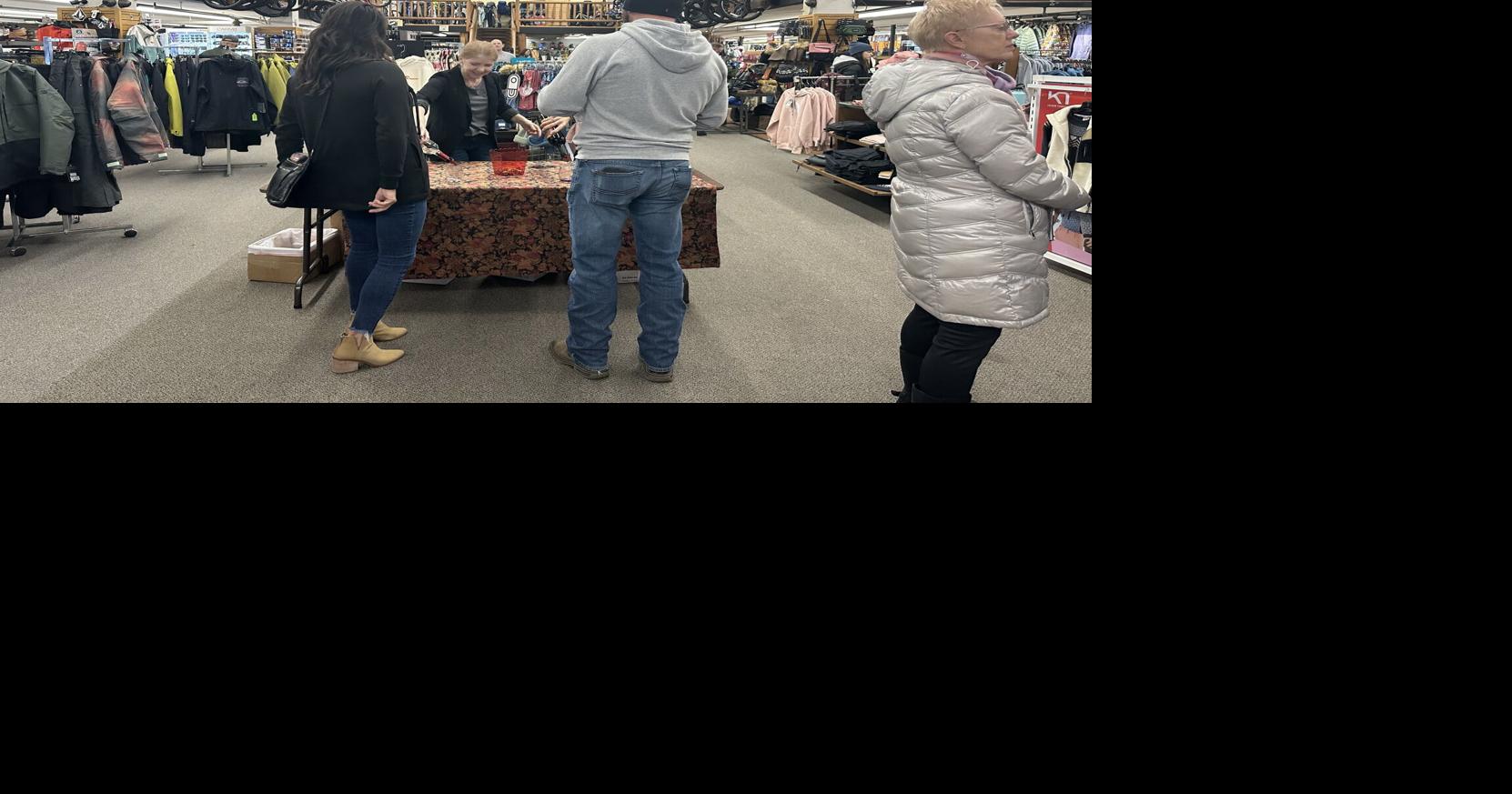 Wine Walk pours out from Wenatchee's historic downtown shops Local