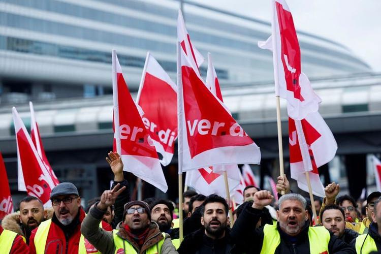 24-hour strike by German trade union Verdi in Frankfurt