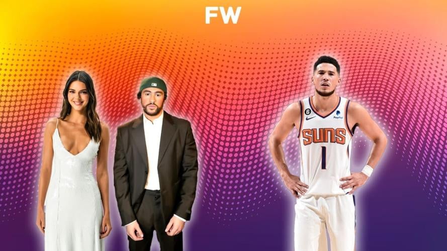 Download Phoenix Suns' Devin Booker Showing Off His New iPhone
