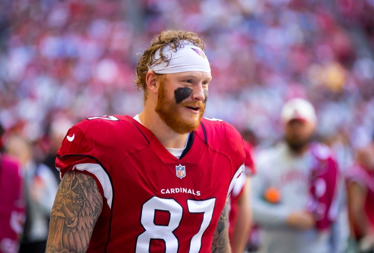 Arizona Cardinals tight end Maxx Williams (87) runs onto the field