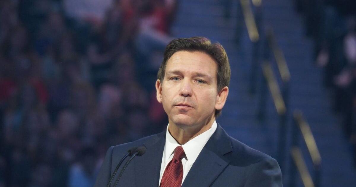 Now Disney's Fight With DeSantis Gets More Unwanted Attention - Vimarsana News